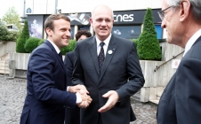 Le Président de la République Emmanuel Macron au siège du CNES pour assister au retour sur Terre de Thomas Pesquet